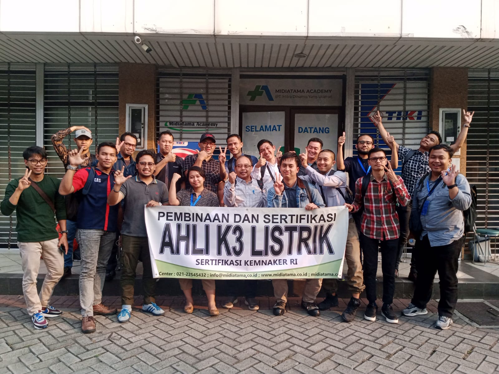 Gallery Ahli K Listrik Batch Midiatama Academy